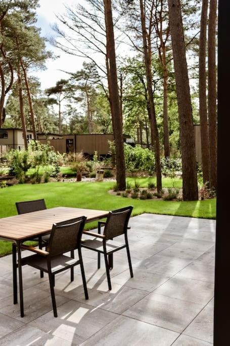 Delightful Luxury 2-Bedroom Holiday Home In Nature Otterlo Exterior photo